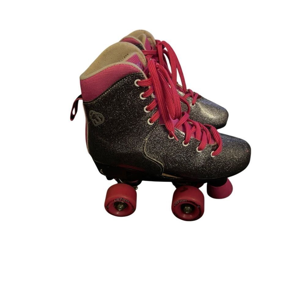 CIRCLE SOCIETY ADJUSTABLE ROLLER-SKATES